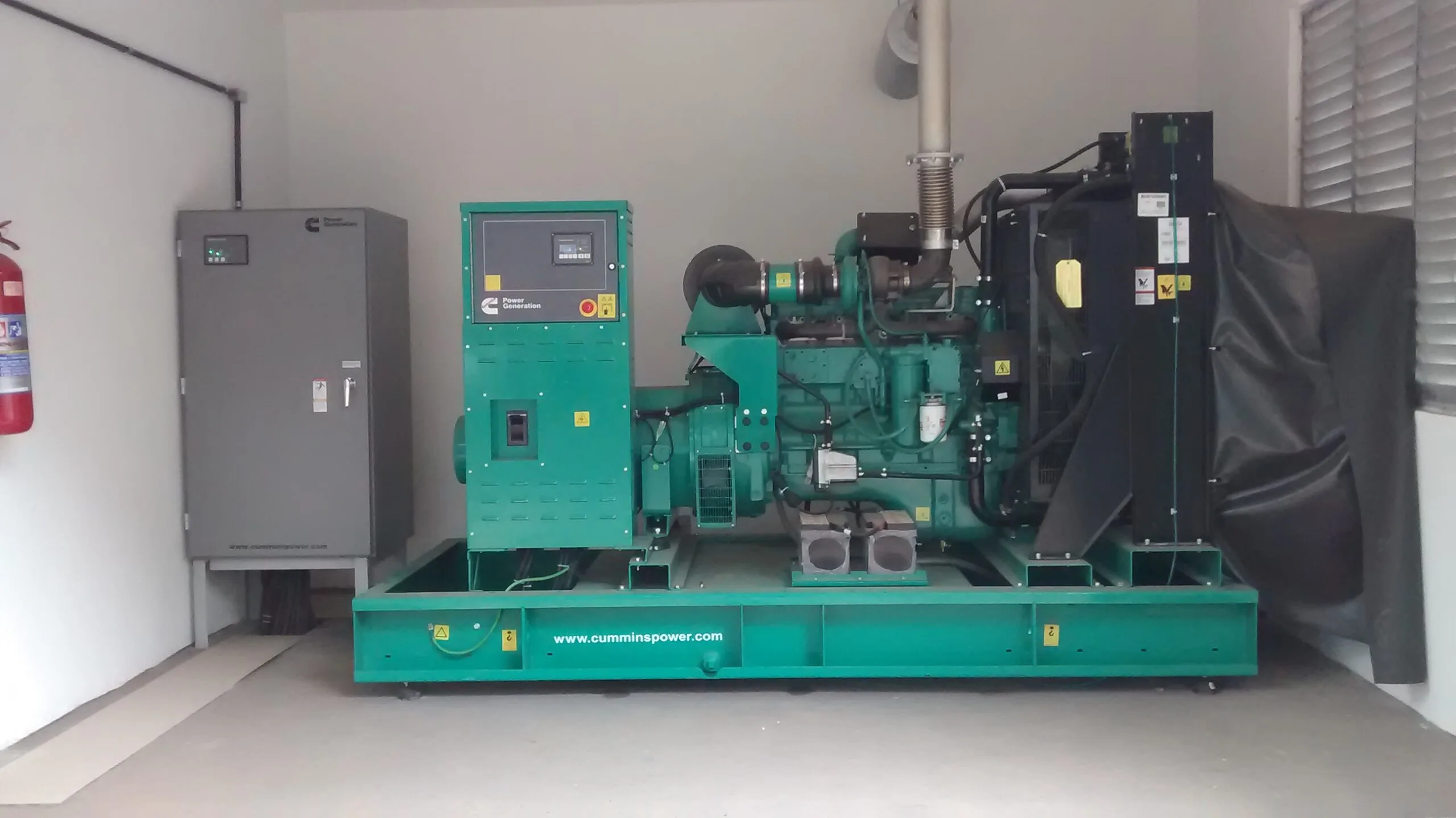 Geradores de Emergência - Fundamentos, Dimensionamento e Aspectos de Operação e Manutenção