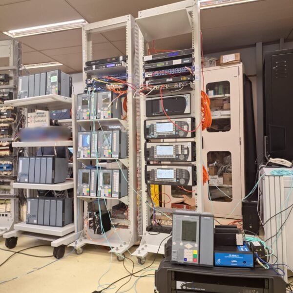 Demonstração do CE-RNET4 e CE-MNET4 no laboratório da Axia, em Recife Demonstração do CE-RNET4 e CE-MNET4 no laboratório da Axia, em Recife