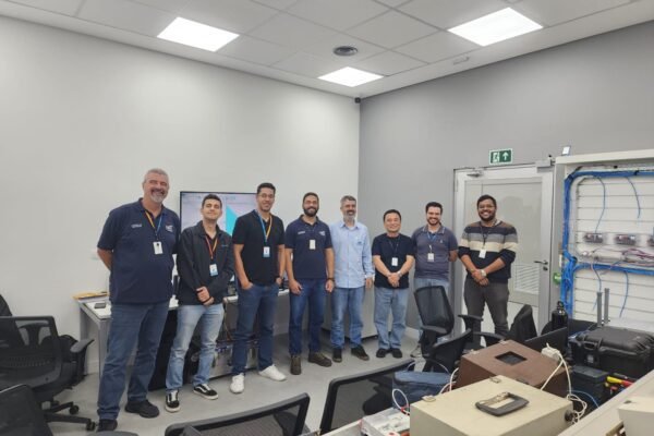 Capacitação Técnica na CPFL Campinas: Treinamento com a Mala de Testes CE-6710 5 Capacitação Técnica na CPFL Campinas: Treinamento com a Mala de Testes CE-6710