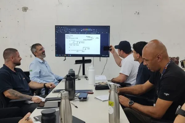 Conprove realiza Curso InCompany na TIC Trens — capacitação aplicada para proteção, automação e ensaios em subestações de tração