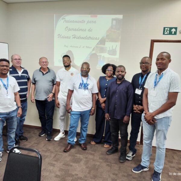 Formação Internacional: Treinamento para Operadores de Usinas Hidrelétricas de Moçambique Formação Internacional: Treinamento para Operadores de Usinas Hidrelétricas de Moçambique