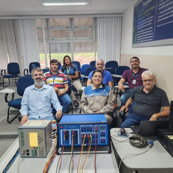 Conprove ministra treinamento técnico para a equipe Axia em Paulo Afonso com a CE-6710