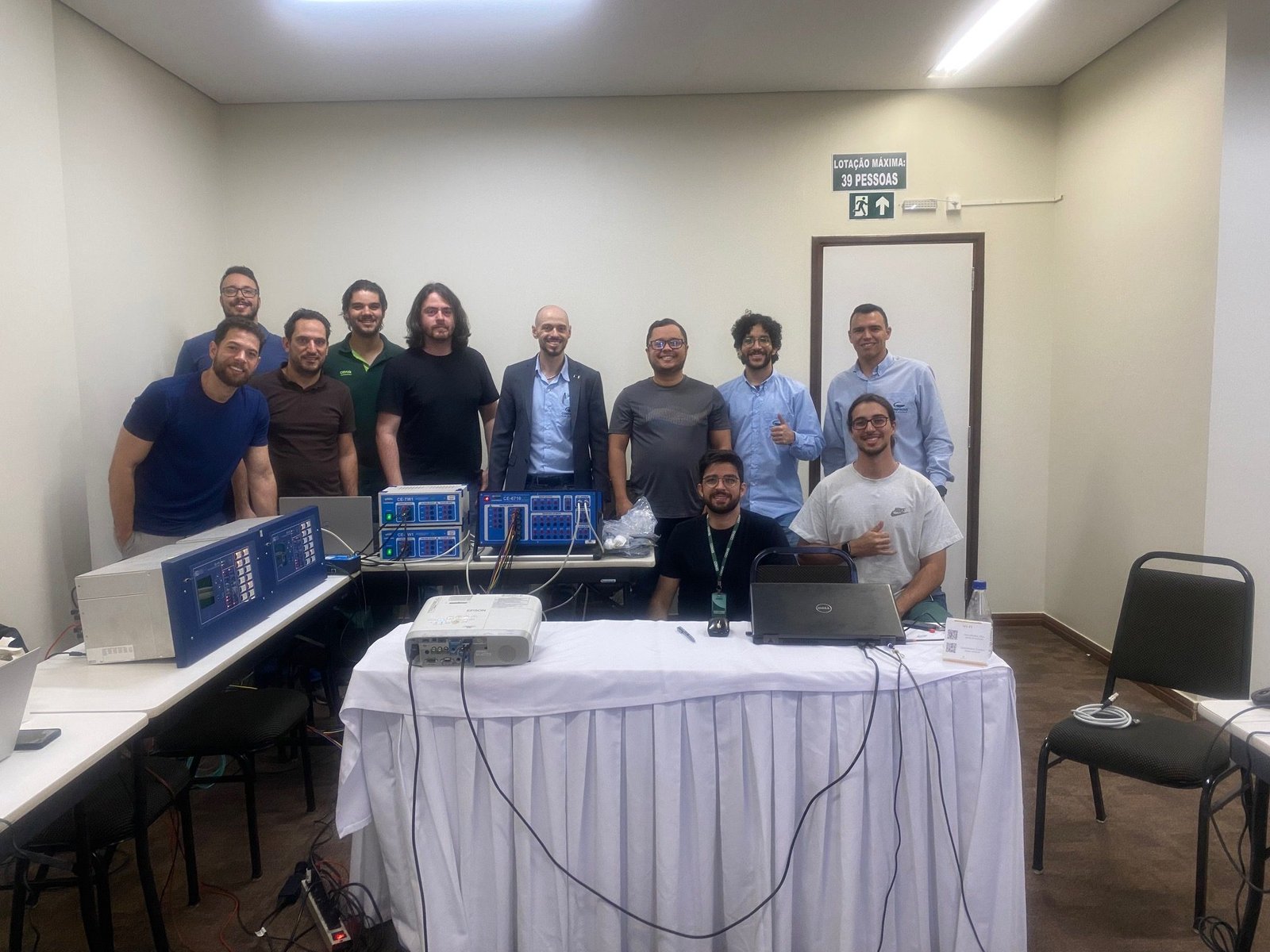 Treinamento da CONPROVE para a CEMIG GT aborda ensaios em relés com tecnologia de Ondas Viajantes 1 Treinamento da CONPROVE para a CEMIG GT aborda ensaios em relés com tecnologia de Ondas Viajantes