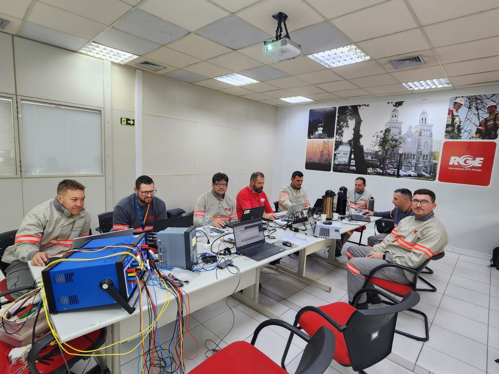 Treinamento CONPROVE capacita equipe da RGE Sul no uso do CE-6710 para testes em sistemas elétricos 2 WhatsApp Image 2026 07 10 at 11.20.49