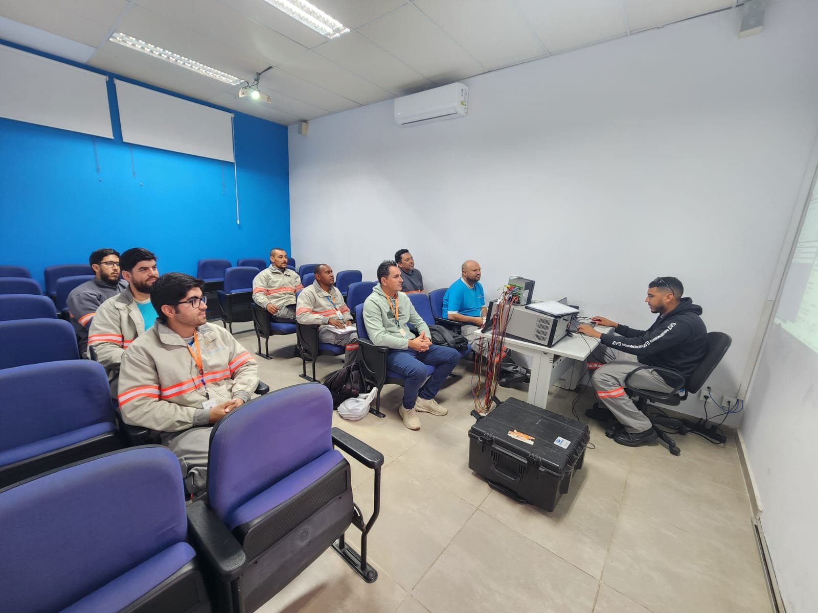 Conprove realiza treinamento das malas de testes para a CPFL Votorantim